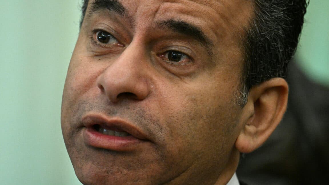 Kepala FDA Mundur Setelah Trump Paksa Persetujuan Vape Buah