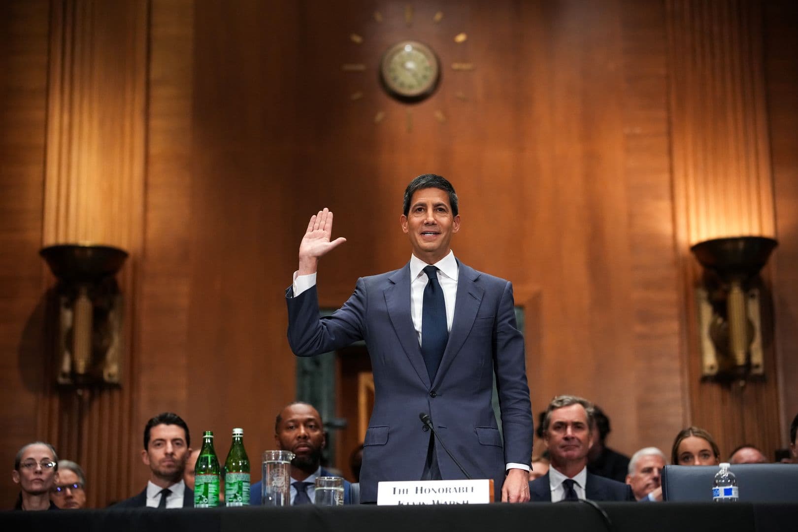Warsh Konfirmasi ke Fed: Siap Ganti Powell?